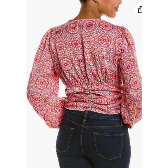 BCBGeneration Long Sleeve Top Fitted V Neck Cropped Blouse NEW M - Picture 2 of 8